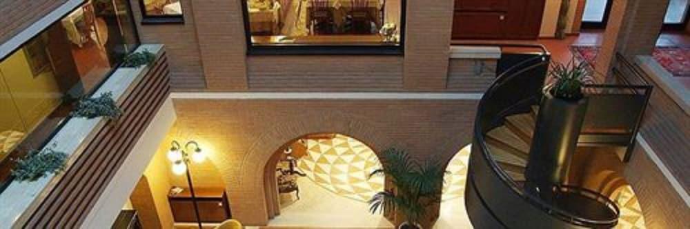 Hostellerie Du Cheval Blanc Аоста Екстер'єр фото