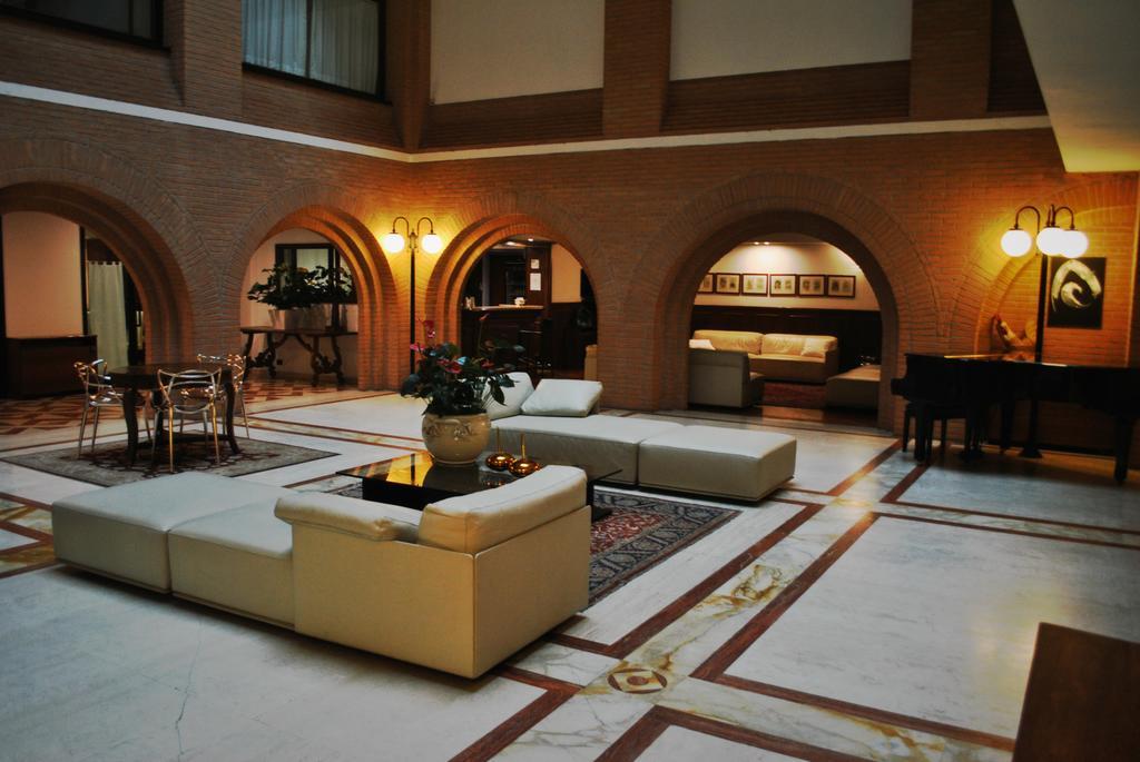 Hostellerie Du Cheval Blanc Аоста Екстер'єр фото