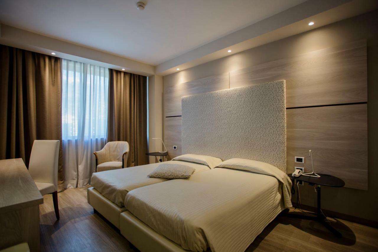 Hostellerie Du Cheval Blanc Аоста Екстер'єр фото