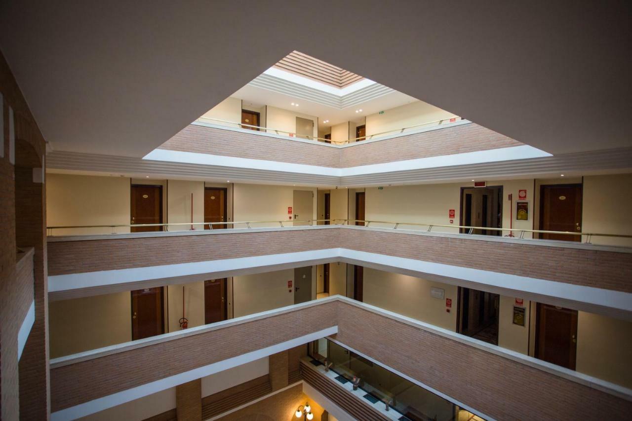 Hostellerie Du Cheval Blanc Аоста Екстер'єр фото