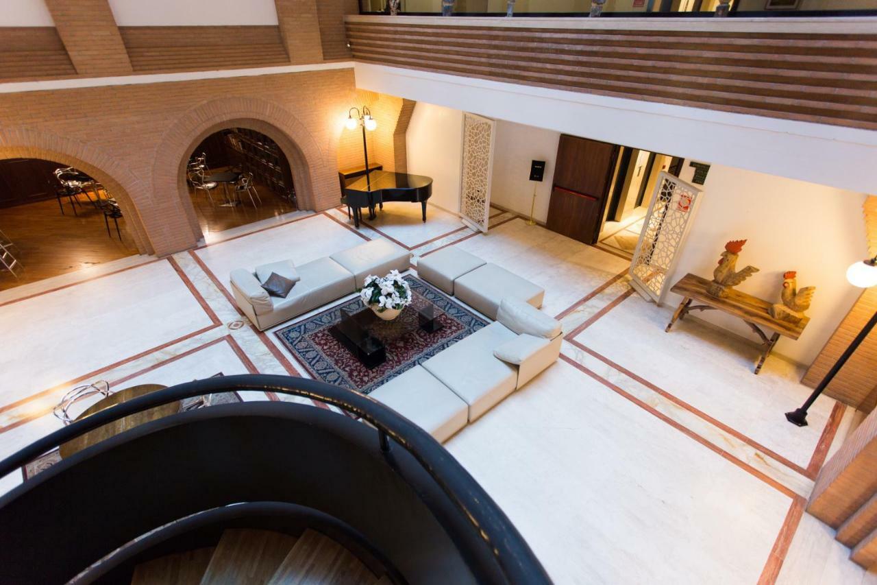 Hostellerie Du Cheval Blanc Аоста Екстер'єр фото